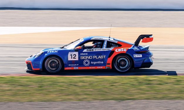 LUCIANO MARTINEZ CORRERA JUNTO A LA FORMULA UNO