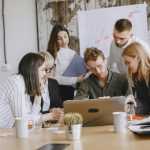 Naaloo gana terreno en pymes y se posiciona entre las referencias de gestión del desempeño en Argentina