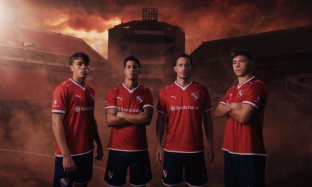 FORJADA EN EL INFIERNO:  PUMA Y EL ROJO PRESENTAN SU NUEVA CAMISETA TITULAR