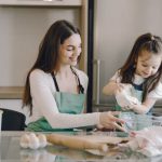 “ESO NO SE TIRA”: LAS ENSEÑANZAS DE LAS MADRES QUE VUELVEN A COBRAR VALOR FRENTE AL DESPERDICIO DE ALIMENTOS